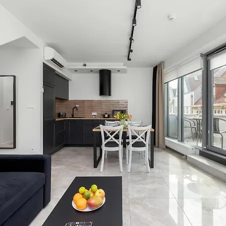 Gran & Marina Podzamcze By Renters Estetino