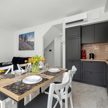 Gran & Marina Podzamcze By Renters *